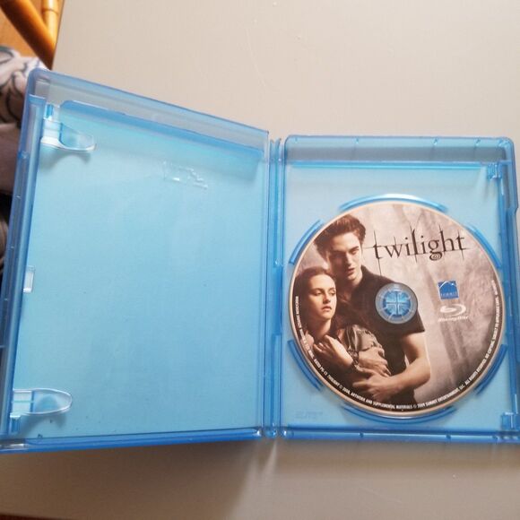 Twilight blu ray movie disc - Picture 3 of 5